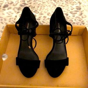 Antonio Melani high heels 3in heels